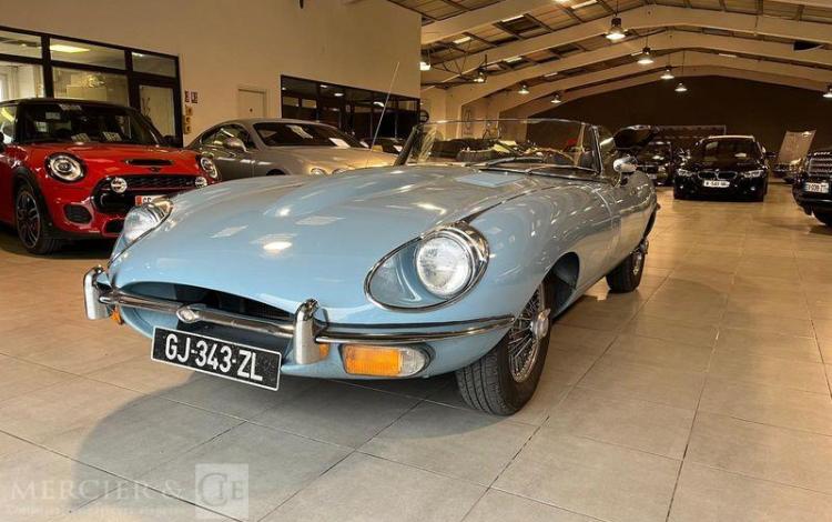 JAGUAR TYPE E CABRIOLET SERIE 2 4.2 265ch BLEU GJ-343-ZL