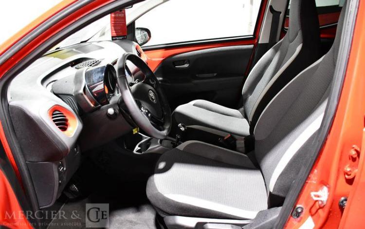 TOYOTA AYGO ROUGE GJ-731-GF