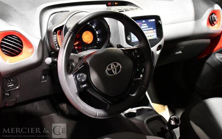 TOYOTA AYGO ROUGE GJ-731-GF