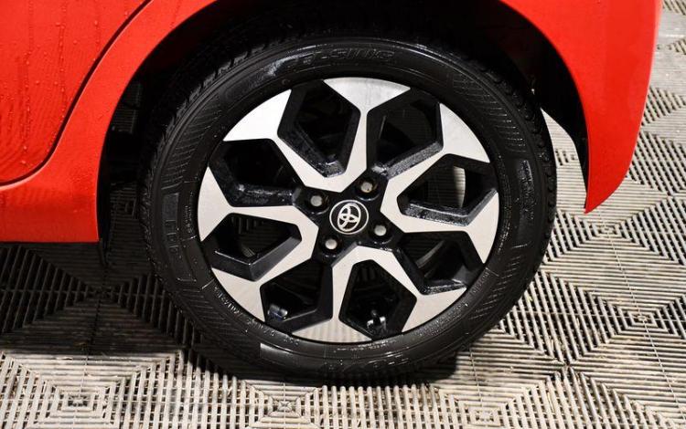 TOYOTA AYGO ROUGE GK-187-ZR