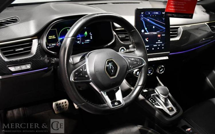RENAULT ARKANA E-TECH ENGINEERED HYBRIDE 145 GRIS GK-678-QM