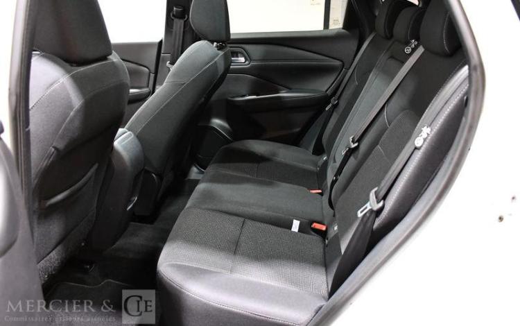 NISSAN QASHQAI BLANC GK-947-QG