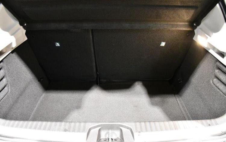 RENAULT CLIO GRIS GL-895-VF