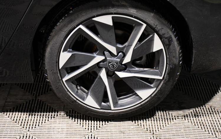 PEUGEOT 308 1,2 PURE TECH 130CH S&S NOIR GM-018-MS