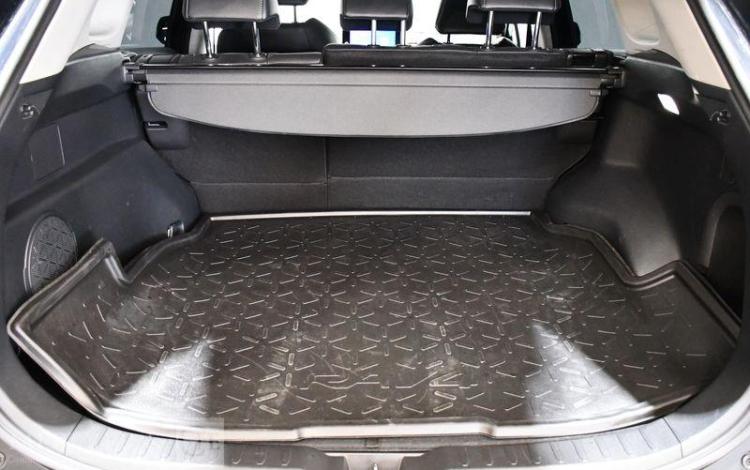 TOYOTA RAV4 NOIR GM-092-WJ