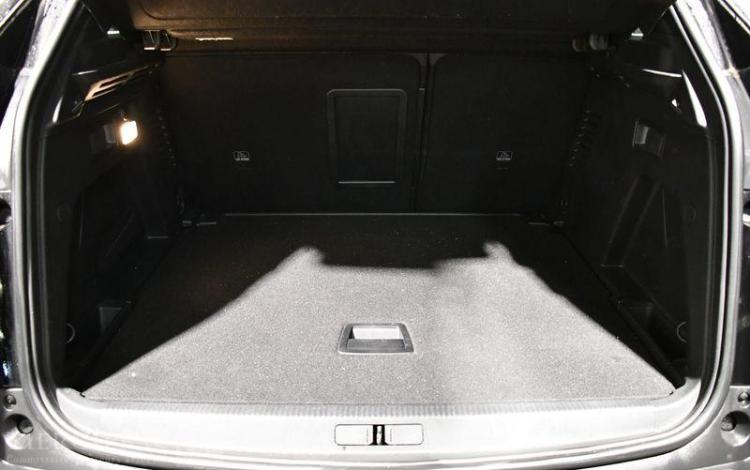PEUGEOT 3008 ALLURE BLUEHDI 130 S&S NOIR GM-483-WZ