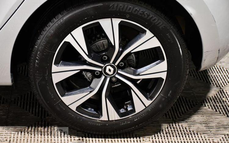 RENAULT CLIO EVOLUTION TCE 90 X-TRONIC GRIS GM-491-NF