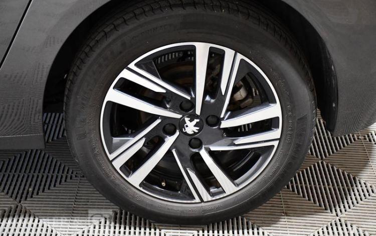 PEUGEOT 208 1.2 PURETECH 100 ALLURE 5 PTS GRIS GN-896-JT