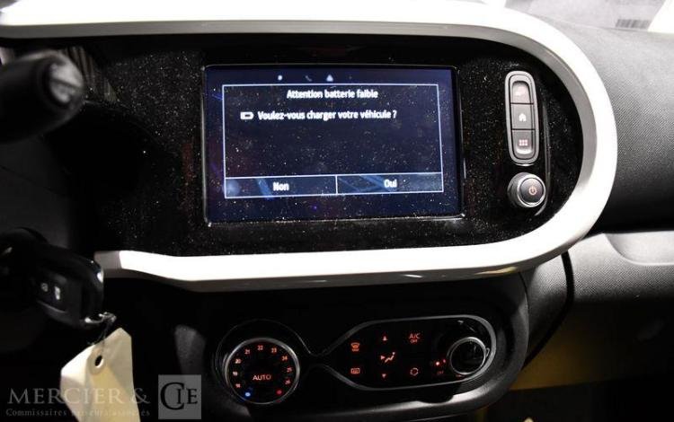 RENAULT TWINGO E-TECH TECHNO BLANC GP-516-NB