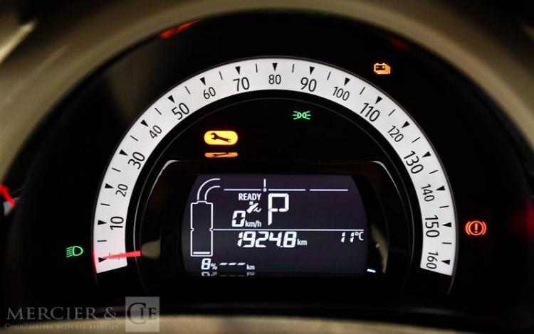 RENAULT TWINGO E-TECH TECHNO BLANC GP-516-NB