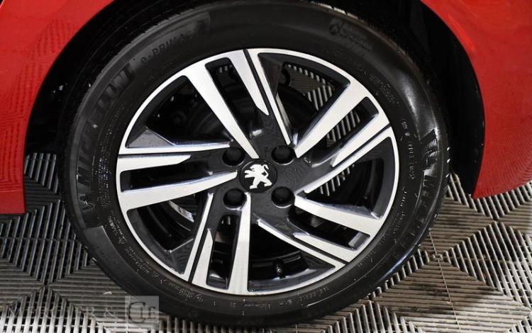PEUGEOT 208 1.2 PURETECH 100ch STYLE ROUGE GQ-756-TR