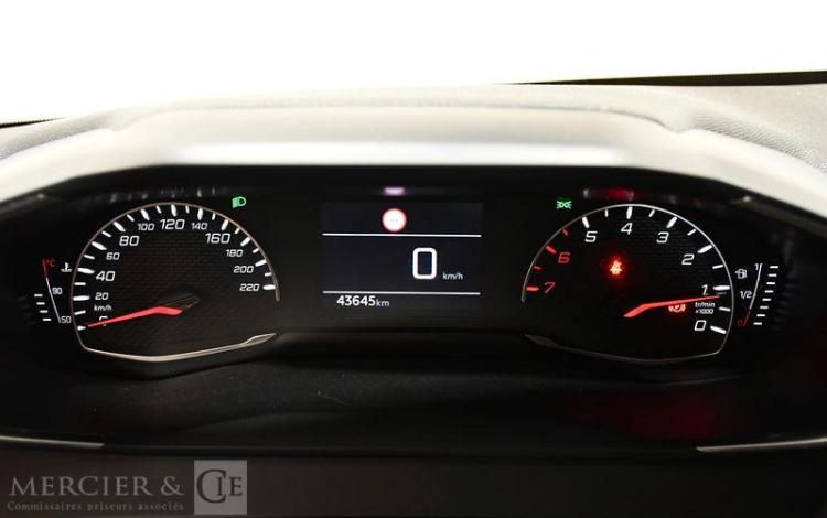 PEUGEOT 208 1.2 PURETECH 100ch STYLE ROUGE GQ-756-TR