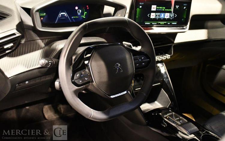 PEUGEOT 2008 ALLURE PACK PURE TECH BLANC GQ-913-LW