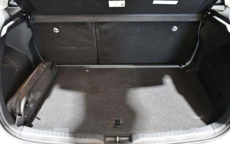 TOYOTA YARIS A,E HYBRIDE NG 116H 3  GR-568-TR