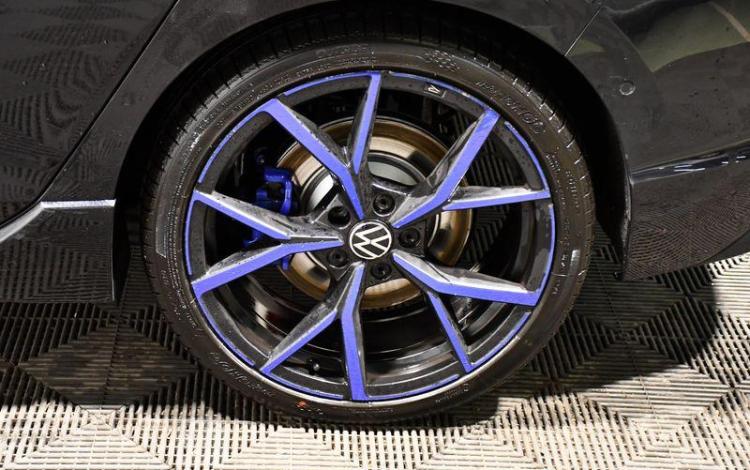 VOLKSWAGEN GOLF A8 2,0 TSI NOIR GR-715-PF