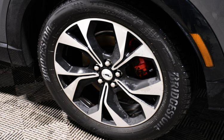 FORD MUSTANG ELECTRIC 270 75.7KWH STANDARD-RANGE PREMIUM 4X4 BVA GRIS GS-152-YJ