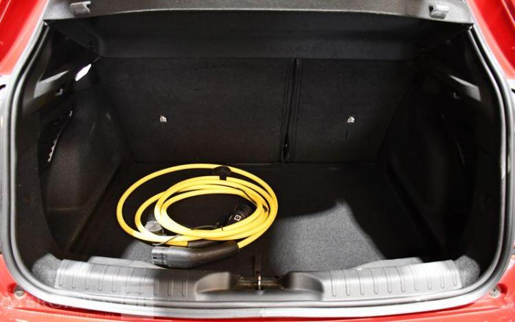 FIAT 600 ELECT 54KWH ROUGE GS-471-QX