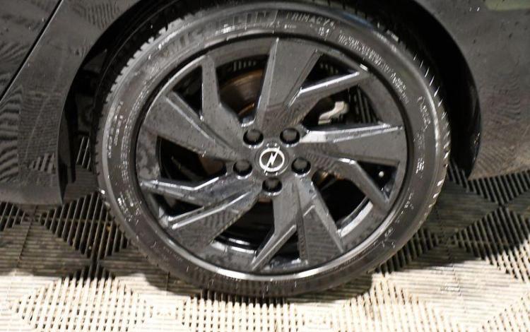 OPEL ASTRA 1,2 TURBO 130 BVA GS NOIR GS-616-ZF