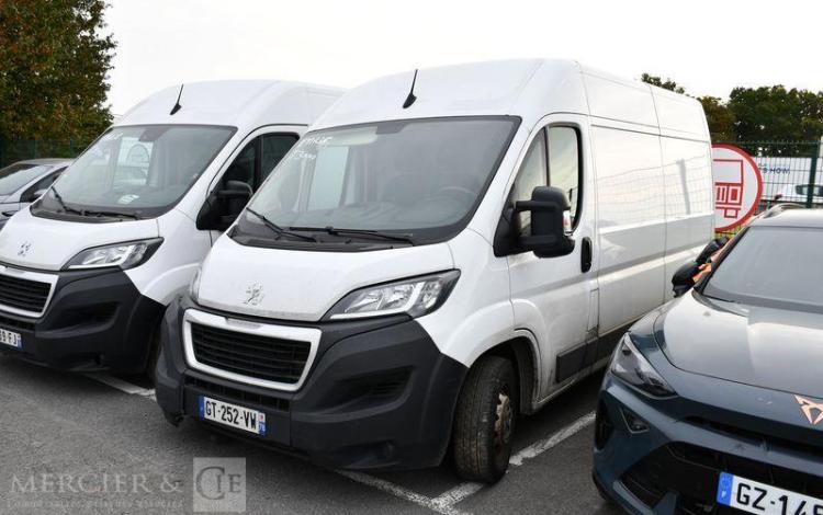 PEUGEOT BOXER 330 2.2 BLUEHDI 140 L2H2 BLANC GT-252-VW