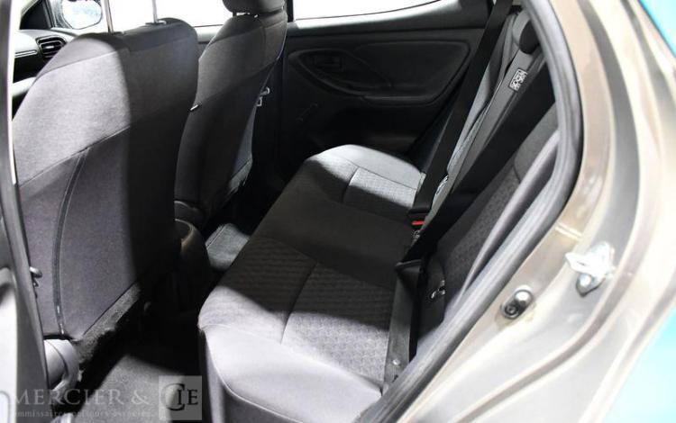 TOYOTA YARIS A,E 70 VVT-I DYNAMIC MY 22 GRIS GT-801-DK