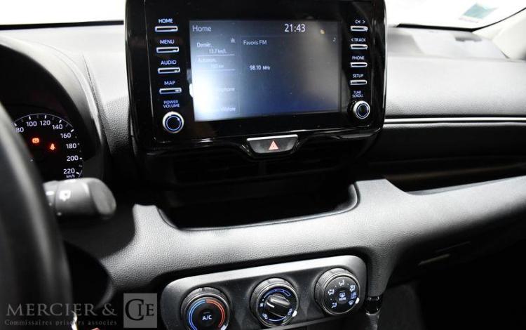 TOYOTA YARIS A,E 70 VVT-I DYNAMIC MY 22 GRIS GT-801-DK