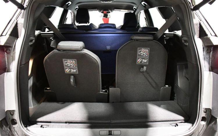 PEUGEOT 5008 GRIS GV-010-JF