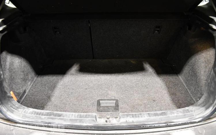 VOLKSWAGEN POLO 1,6 TDI DSG GRIS GV-384-PG
