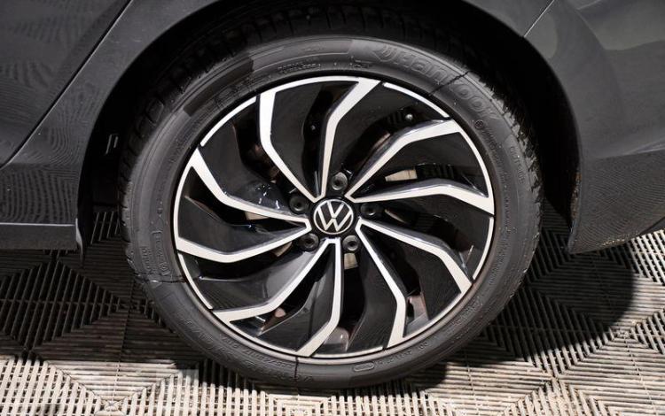 VOLKSWAGEN GOLF A8 GRIS GX-635-FJ