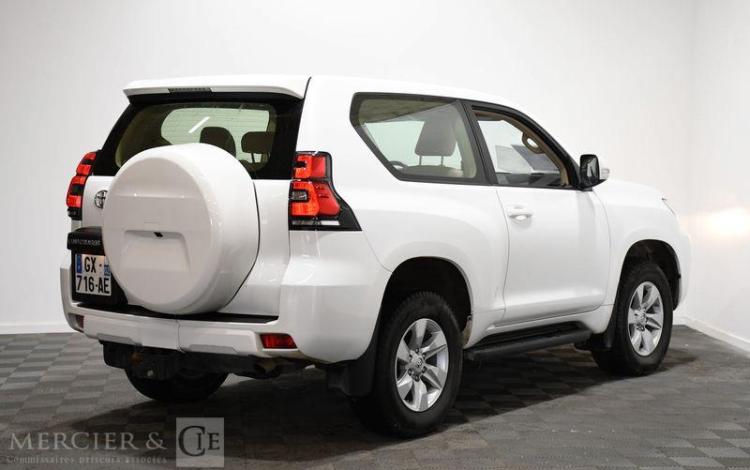 TOYOTA LAND CRUISER BLANC GX-716-AE