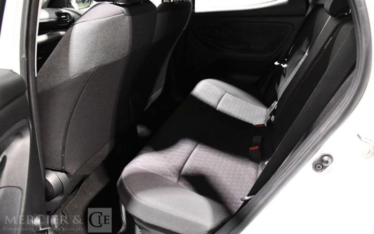TOYOTA YARIS A,E HYBRIDE NG 116H DYNAMIC MY22 bva BLANC GY-481-FH