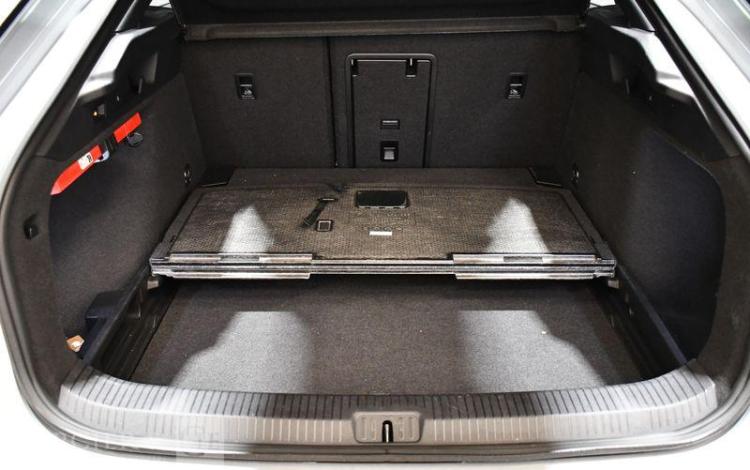 VOLKSWAGEN ID7 GRIS GY-611-NG