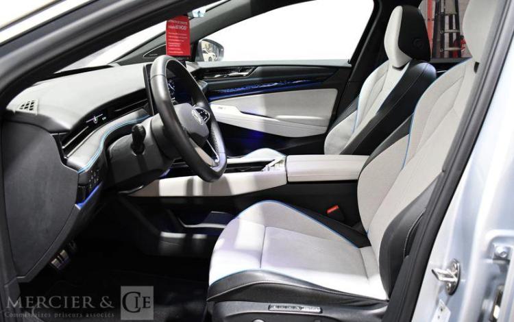 VOLKSWAGEN ID7 GRIS GY-611-NG