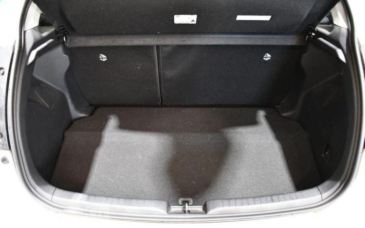 TOYOTA YARIS A,E 1.5 VVTI 120 DYNAMIC BLANC GY-664-JV