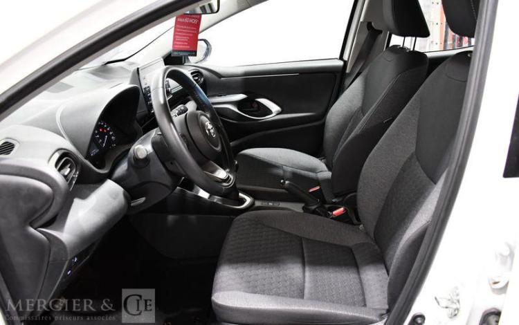 TOYOTA YARIS A,E 1.5 VVTI 120 DYNAMIC BLANC GY-664-JV