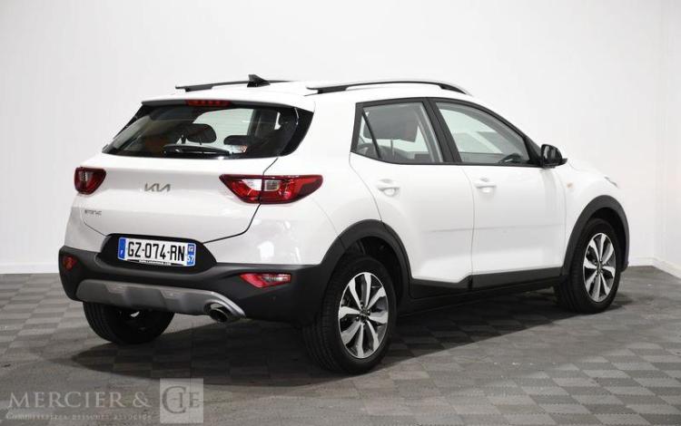 KIA STONIC ACTIVE BLANC GZ-074-RN