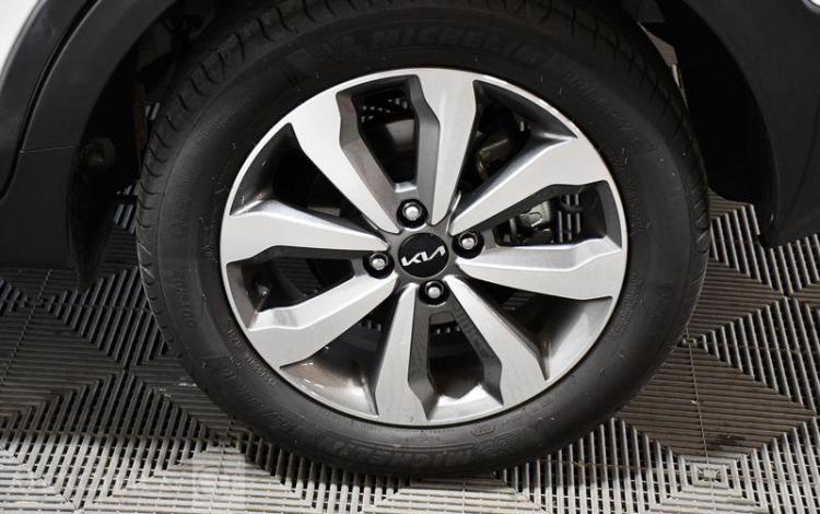 KIA STONIC ACTIVE BLANC GZ-074-RN