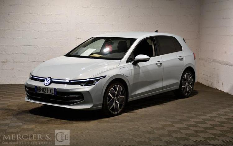 VOLKSWAGEN GOLF BLEU HB-821-XL