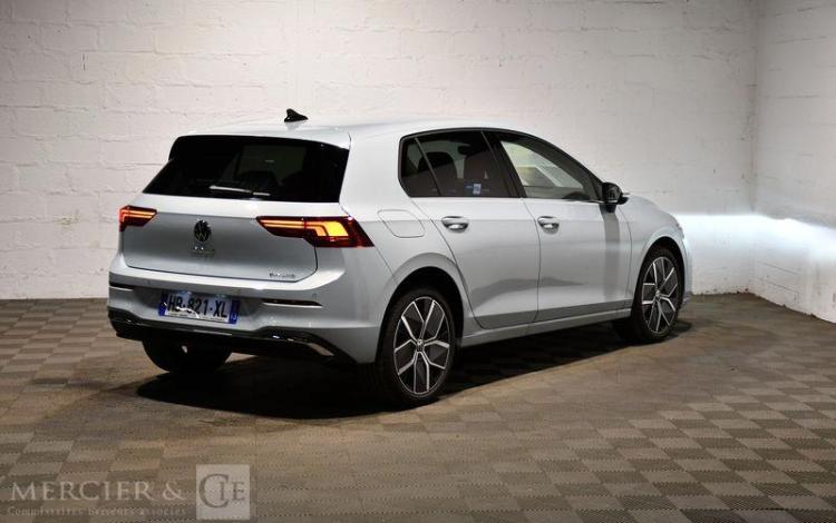 VOLKSWAGEN GOLF BLEU HB-821-XL