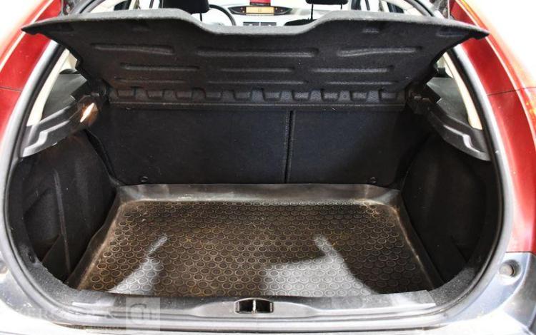 CITROEN C4 1,4 90 GRIS HE-708-NS