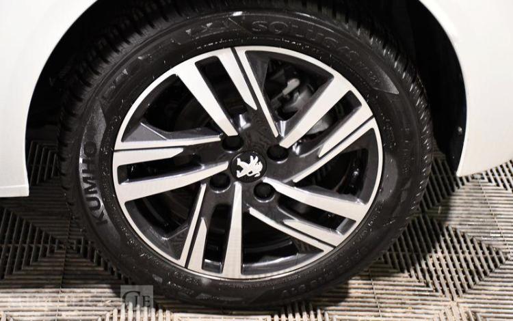 PEUGEOT 208 BLANC PZ2X645