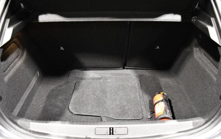 PEUGEOT 208 GRIS PZ3G569