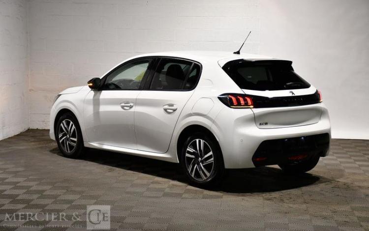 PEUGEOT 208  SK315XG