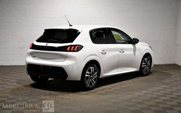 PEUGEOT 208  SK315XG