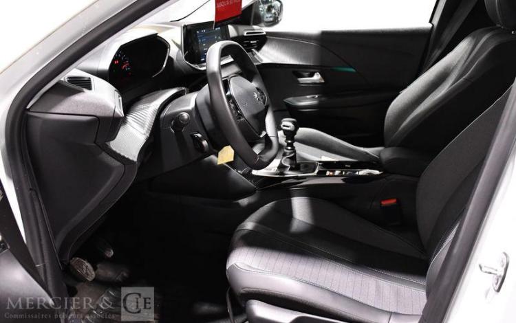PEUGEOT 208  SK315XG