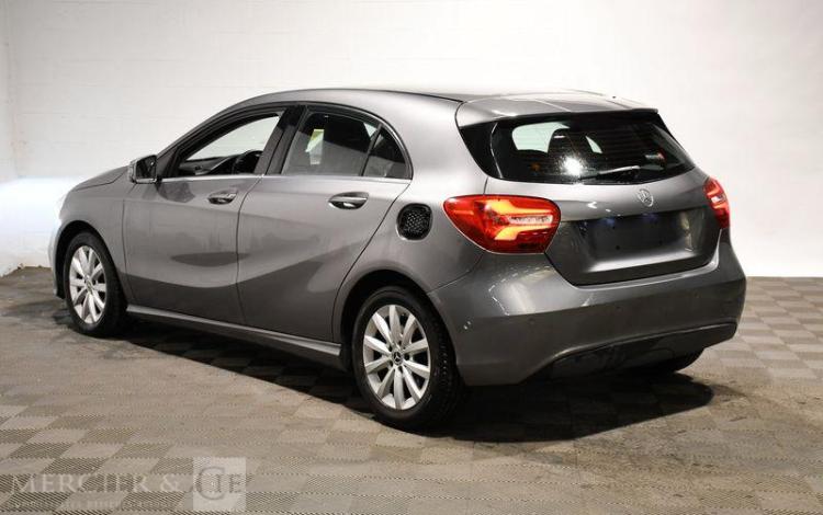 MERCEDES CLASSE A 1.5 180 CDI 110 BLUEEFFICIENCY SENSATION GRIS 1WUU796