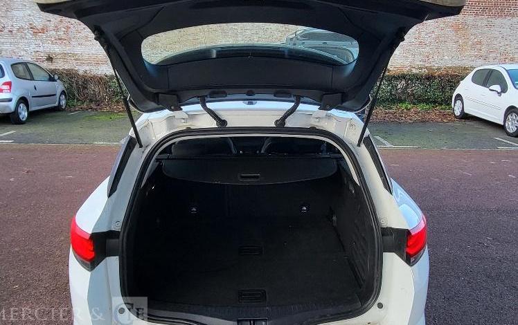 RENAULT MEGANE BREAK  GF-673-EW