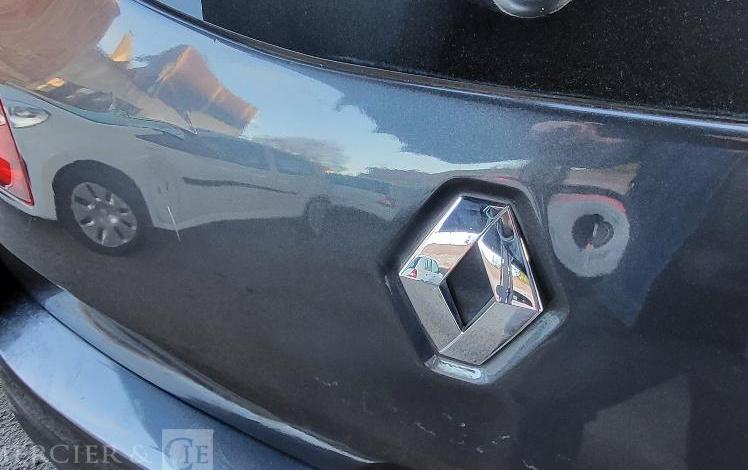 RENAULT MEGANE  CS-915-AJ