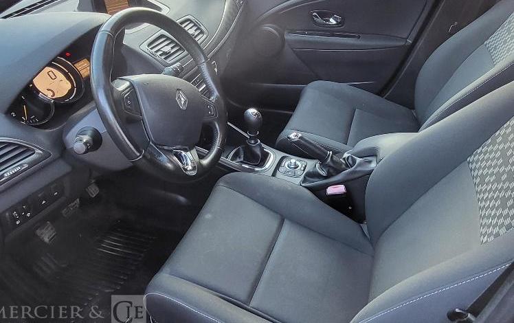 RENAULT MEGANE  CS-915-AJ