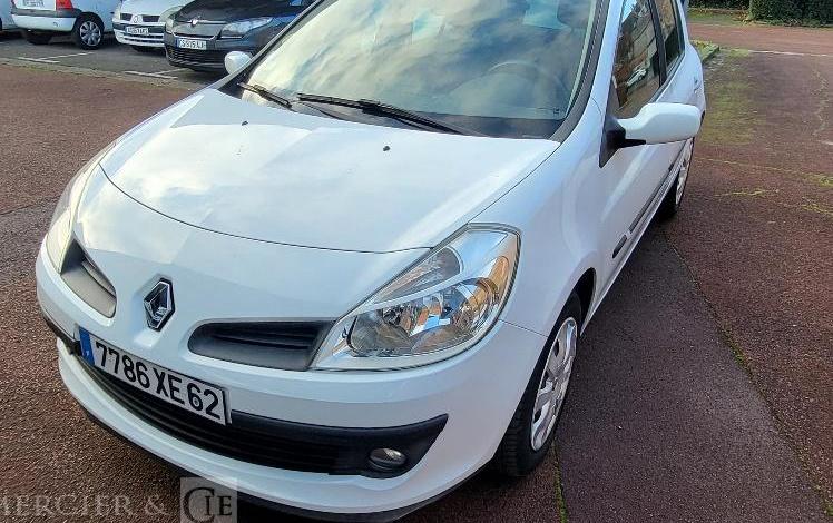 RENAULT CLIO 2 BVA  7786XE62