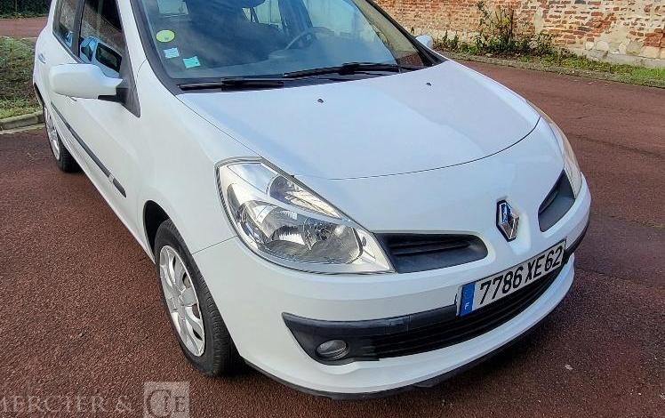 RENAULT CLIO 2 BVA  7786XE62